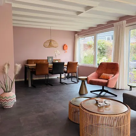 Menoria - Near The Lake, Restaurants & Keukenhof