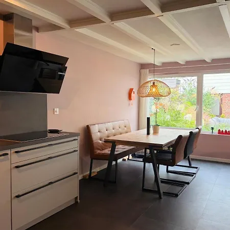 Menoria - Near The Lake, Restaurants & Keukenhof